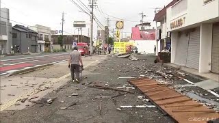 突然屋根が吹き飛び 中学校では体育館の壁が… 台風の“突風”で建物２６か所・車２２台に被害 (21/08/09 11:59)