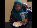 Adik Mia Sara Tunjuk Cara Makan Caliph Cereal.mp4