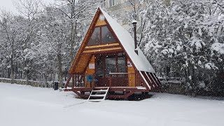 Building a  frame wooden cabin in 1 minute timelapse