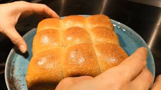 Fluffy and Soft Sourdough Milk Bread Rolls 軟綿拉絲「酸種牛奶小餐包」- Still very soft the next day.