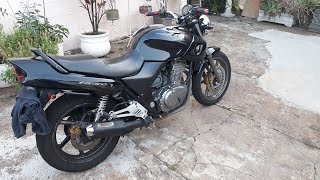 CB 500 Honda antiga carburada Linda Clássica preta  com  escapamento Coyote