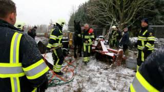 Brandweer bevrijdt bekneld paard in Schinveld