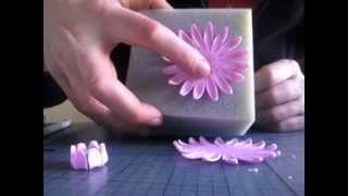 How to make a Gerbera flower from fondant