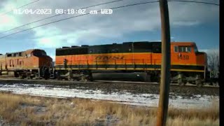 Short BNSF #6935 Leading \u0026 NB H-SLADEN With BNSF SD60M Unit \u0026 GECX Unit 1/4/22