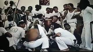 mestre nanico um dos melhores capoeiristas de sao paulo briga em roda de capoeira