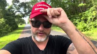 This Comedian sells fake “MAGA” hats 😂