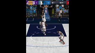 《NBA LIVE MOBILE》M.BOL超遠接球，空中接力雙手灌籃！😱