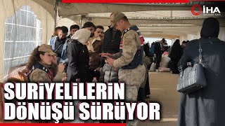 Suriyeliler 2025'e Memleketlerinde Girmek İçin Geçişlerini Sürdürüyor