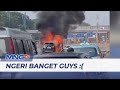 Parah! Minibus Ini Tiba-tiba Terbakar di Tengah Jalan Tol !