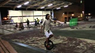 2016-03Mar-17 Singapore Unicyclist - Bedok