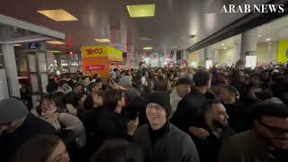 東京・渋谷の年越し 厳重警備の中で歓声 - Tokyo’s Shibuya district cheered the new year despite police restrictions