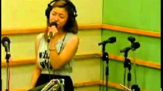 110818-Luna sing live at Sukira