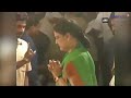 sasikala gets emotional visits jayalalithaa s memorial at chennai s marina beach oneindia news