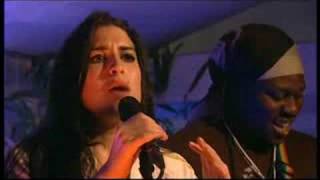 Amy Winehouse - Stronger Than Me [Live on Glastonbury 2004]