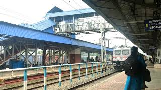 09424-Gandhidham Tirunelveli HumsafarExp #shorts #indianrailways #wap7 #humsafar #railway #ernakulam