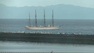 10月21日　焼津港沖の海王丸(Kaiwo Maru off the coast of Yaizu Port)