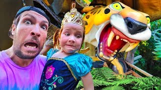 Disney Park Reviews!! Adley plays in Tarzans Treehouse, Dinosaur land, and Minions fun playground!