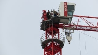 Liebherr LTM 1220-5.2 bei einer Kranmontage eines WOLFF 4517 city