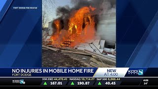 Fire destroys mobile home in Fort Dodge