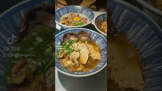 งัว ร้านก๋วยเตี๋ยวเนื้อรมควันเส้นสดสไตล์ราเมนรสนัวแบบไทยๆ