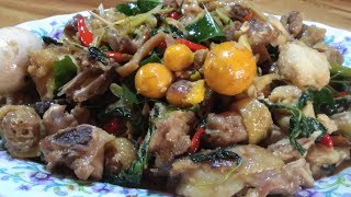 Khmer Food | Cambodia Food | របៀបឆាមាន់គល់ស្លឹកគ្រៃ |   Khmer Cooking [Sieng Sokea Cooking]