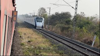 NAGPUR INDORE VANDEBHARAT CROSSING WITH DAKSHIN SUPERFAST TRAIN