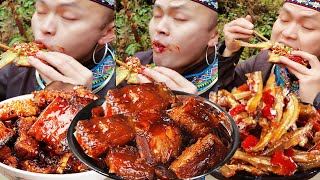 【ASMR MUKBANG】小伙吃米熏鱼，酥而不柴，越嚼越香| Tik Tok| 搞笑吃播| 辣椒挑战【苗族小宇】