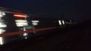 video kereta api di sore hari hingga di malam hari tanggal 13-11-2024 Di flyover Kra6 banyak