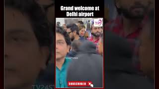 #GlobalStar RamCharan  received a grand welcome at Delhi airport #GlobalstarRamcharan #RamCharan