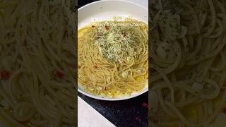 Aglio e Olio                                          香蒜橄欖油意大利粉（黑白大廚版本） #bento #pasta #aglioolio