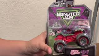 Limited edition 40th anniversary grave digger monster jam superstore exclusive unboxing