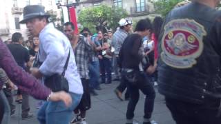 En nuestra bella plaza de Armas (video 2)Fraternidad ROCKER