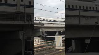 東海道新幹線の車掌さん上半身乗り出し！！ほぼ箱乗り！！！【小田原駅に入線するこだま741号名古屋行】