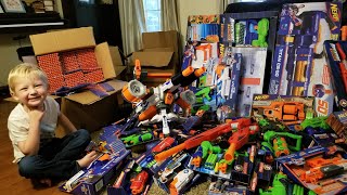 Outdoor NERF WAR 20 vs 20!!! Unboxing 60 guns + 4000 rounds of ammo