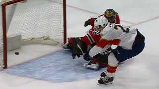 Panthers' Bjugstad makes Blackhawks' Crawford bite on breakaway goal