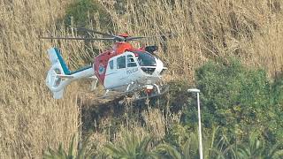 Helicoptero de la Ertzaintza aterriza en Sagües (Donostia)