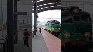 EU07-052 IC PORTA MORAVICA wjazd do Katowic #train #kolej #pociąg #railway #dworzec