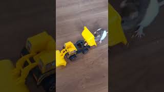 Rat drags a bulldozer!🐀