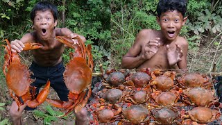 Primitive Technology - Meet crab & cooking recipe - Eating delicious in the forRest
