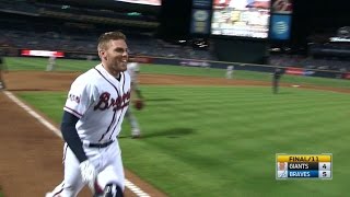 Freeman hits walk-off home run in the 11th