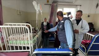 WHO team visits battle-weary Gaza hospital (English subtitles)