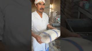 The beautiful look of the Iranian baker has many likes 🤩👍🥖نگاه زیبای شاتر ایران#sorts#youtube#bread