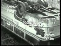 DiFilm - Colectivo volcado en una zanja cerca de camino 1966