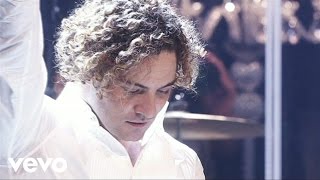 David Bisbal - Esclavo De Sus Besos -Versión Acústica / Una Noche En El Teatro R