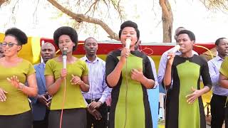 IGITARAMO CYO KUMURIRA INDIRIMBO NSHYA NEW FAMILY CHOIR  FT HAPPINESS SDI GATYATA AND VOICE UNLAK