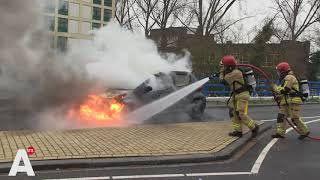 Grote rookwolk door autobrand