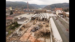 Demolice Perly pokračuje