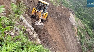 Massive Landslide-JCB Backhoe Loader-Opening Hilly Road for Villagers