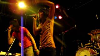Electric Ghosts - Electric Valentine featuring Watchout There's Ghosts (Live)