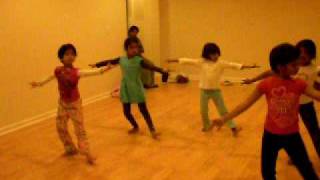 sruthika learning bharatanatyam